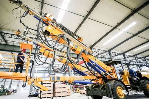 中国基建再创佳绩 越江大桥主塔破水而立，米仓山隧道右线贯通